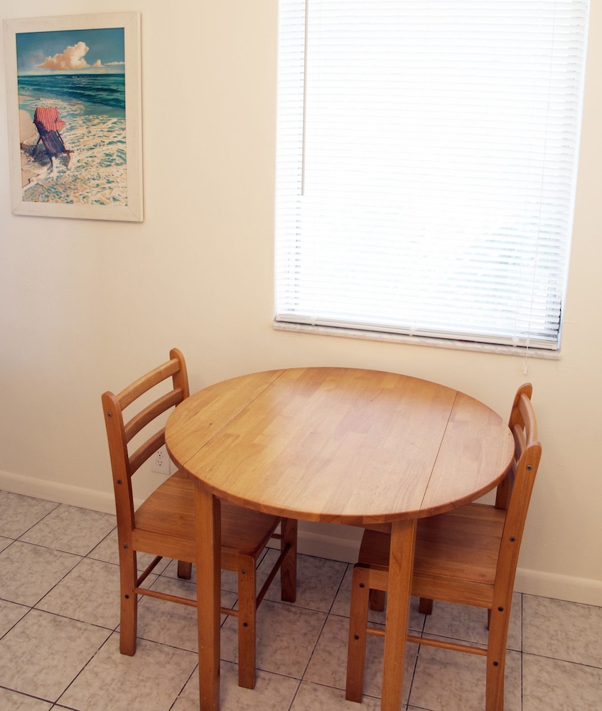 great escape apartments by lowkl