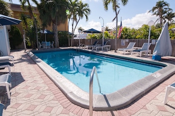 great escape apartments by lowkl