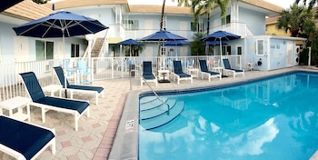 great escape apartments by lowkl