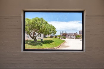 Blue Bay Lodge,Langebaan>>Cape Town,3 star
