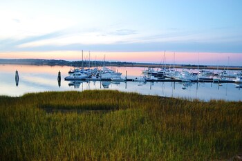 regatta inn adults only