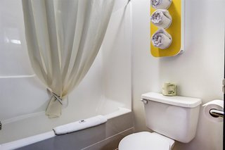 motel 6 innisfail ab