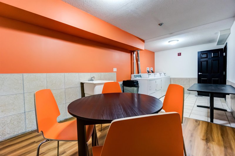 motel 6 innisfail ab