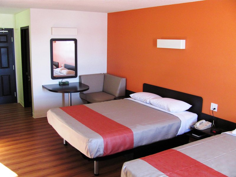 motel 6 innisfail ab