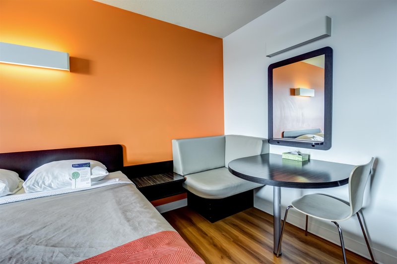 motel 6 innisfail ab