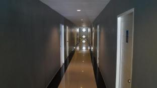 p f mansion