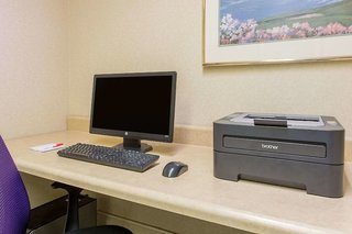 Ramada By Wyndham Painted Post Corning,Elmira>>Bath,2 star