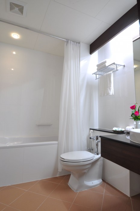 the color hotel hat yai