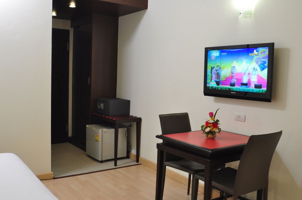 the color hotel hat yai