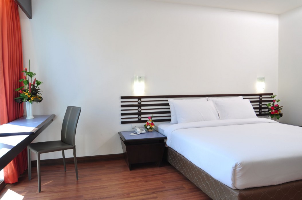 the color hotel hat yai