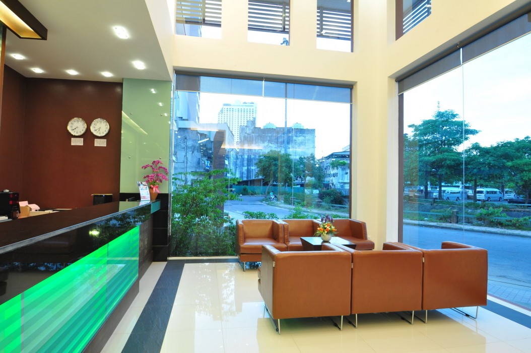 the color hotel hat yai