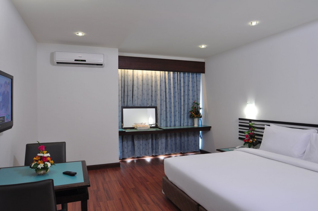 the color hotel hat yai
