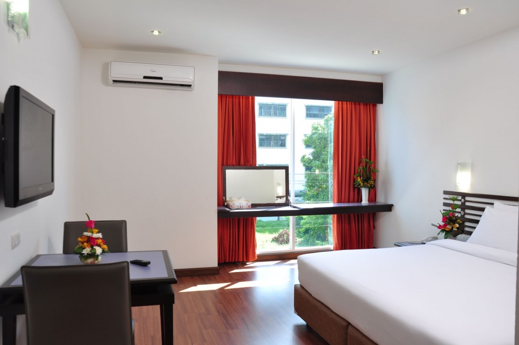 the color hotel hat yai