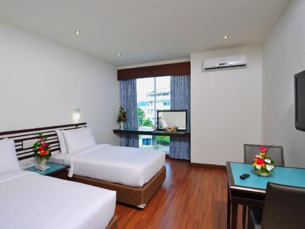 the color hotel hat yai