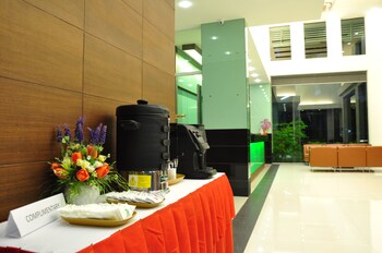 the color hotel hat yai