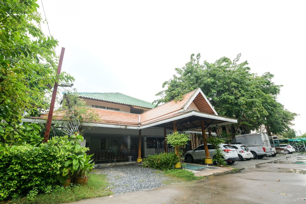 deeden pattaya resort