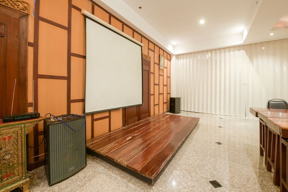 deeden pattaya resort