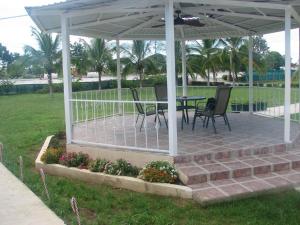 hotel la arena