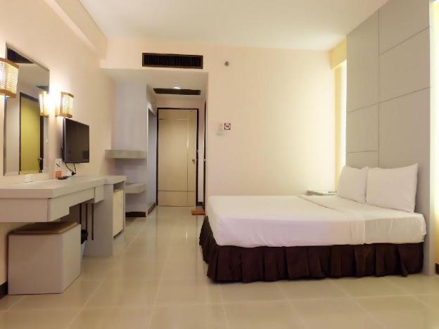 chudchada place hat yai