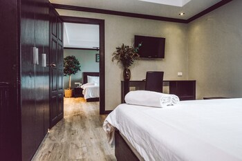 club tree hotel
