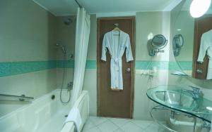 Lakeshore Hotel And Apartments,Dhaka Division>>Dhaka,4 star