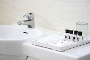 paseo premiere hotel