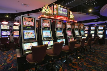 paseo premiere hotel