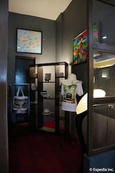 paseo premiere hotel