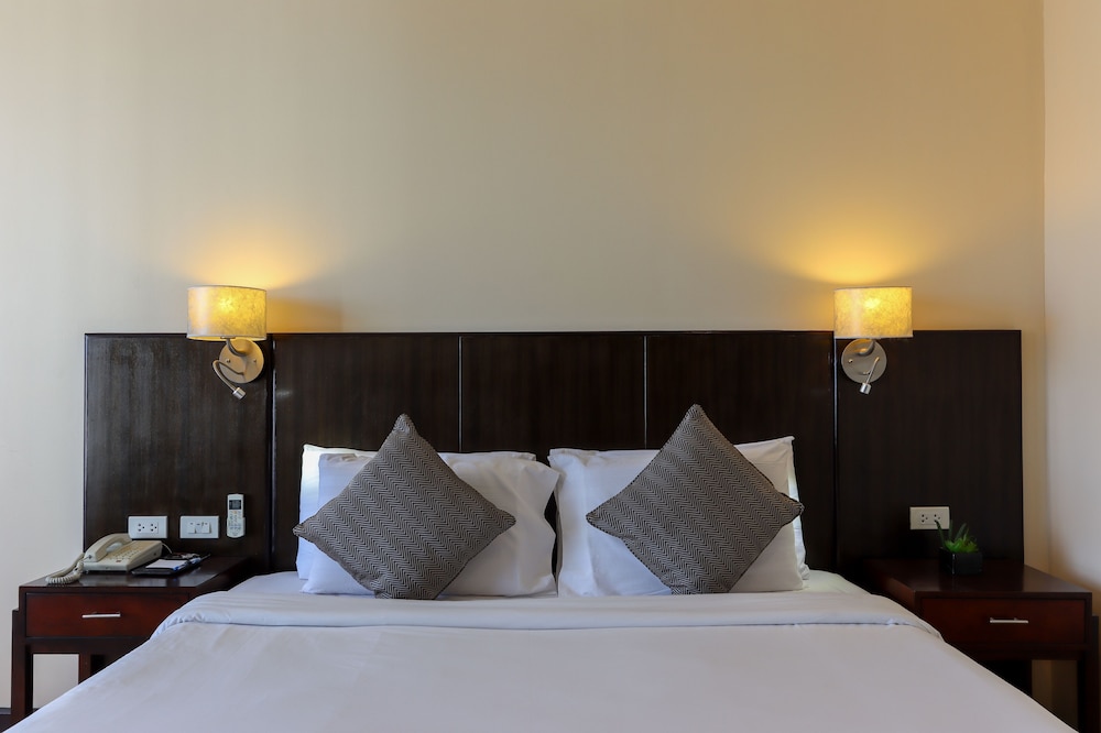 paseo premiere hotel