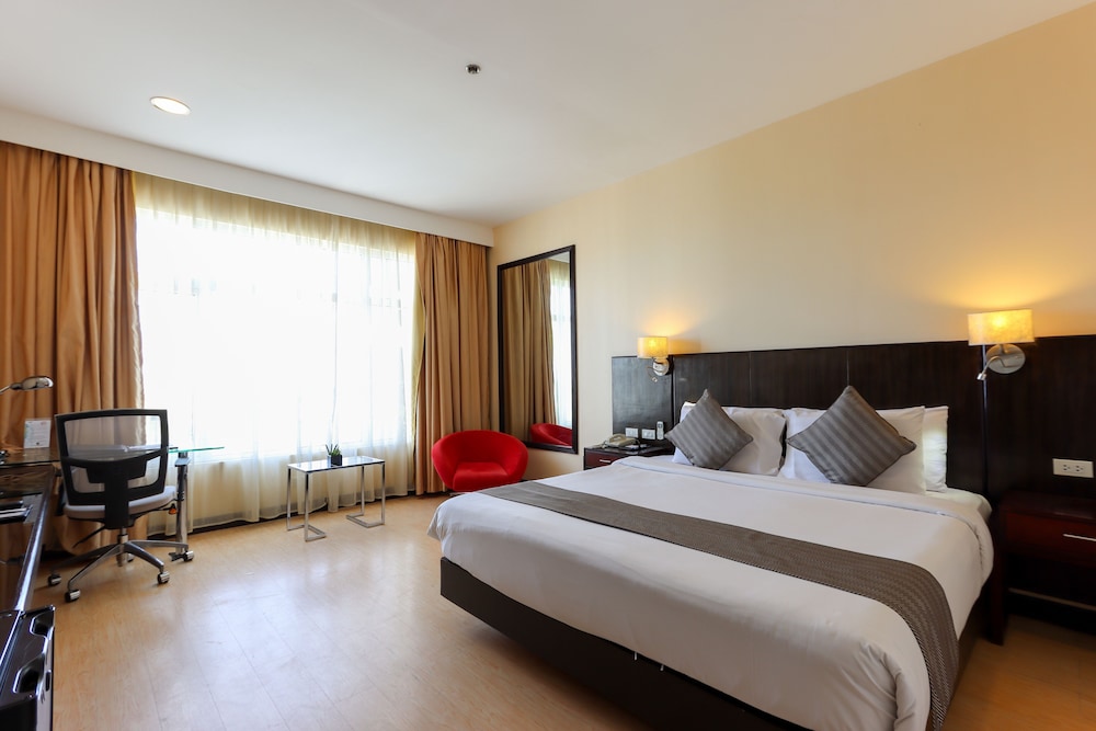 paseo premiere hotel