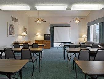 red roof inn and suites houston hobby airport