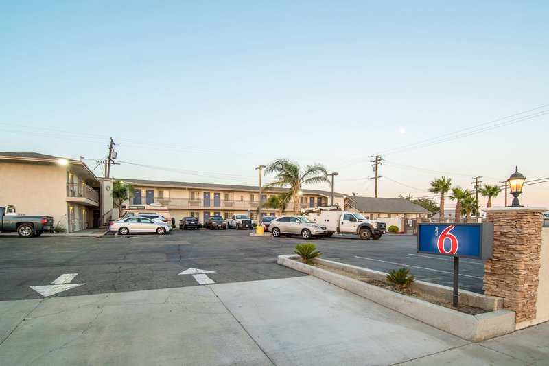 motel 6 mojave ca  airport