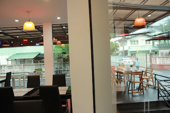 donmuang airport modern bangkok hotel