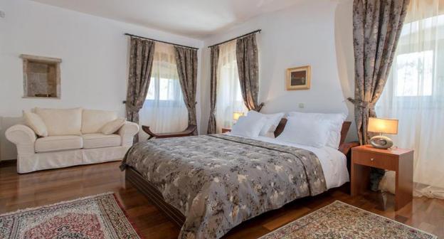 heritage villa apolon