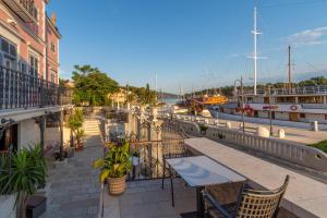 heritage villa apolon