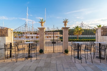 heritage villa apolon
