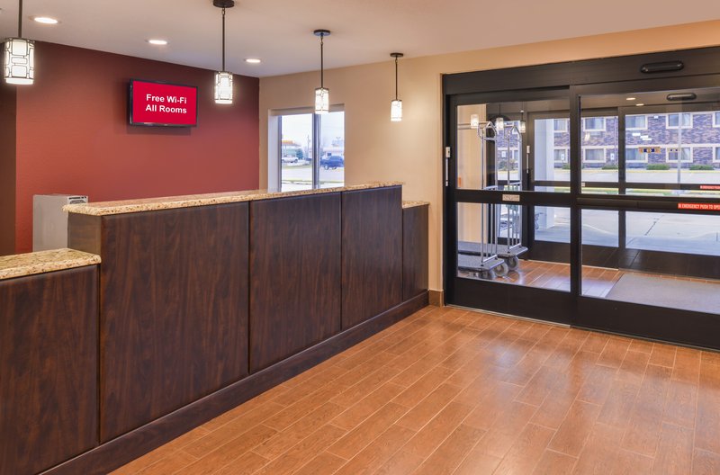 red roof inn and suites danville il