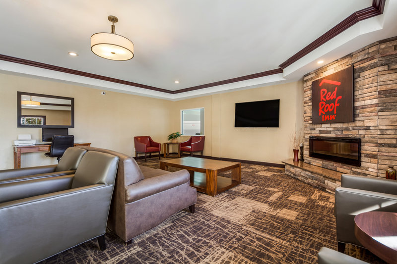 red roof inn and suites omaha council bluffs