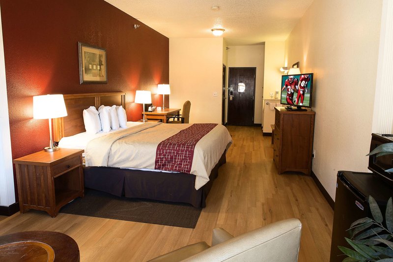red roof inn and suites omaha council bluffs