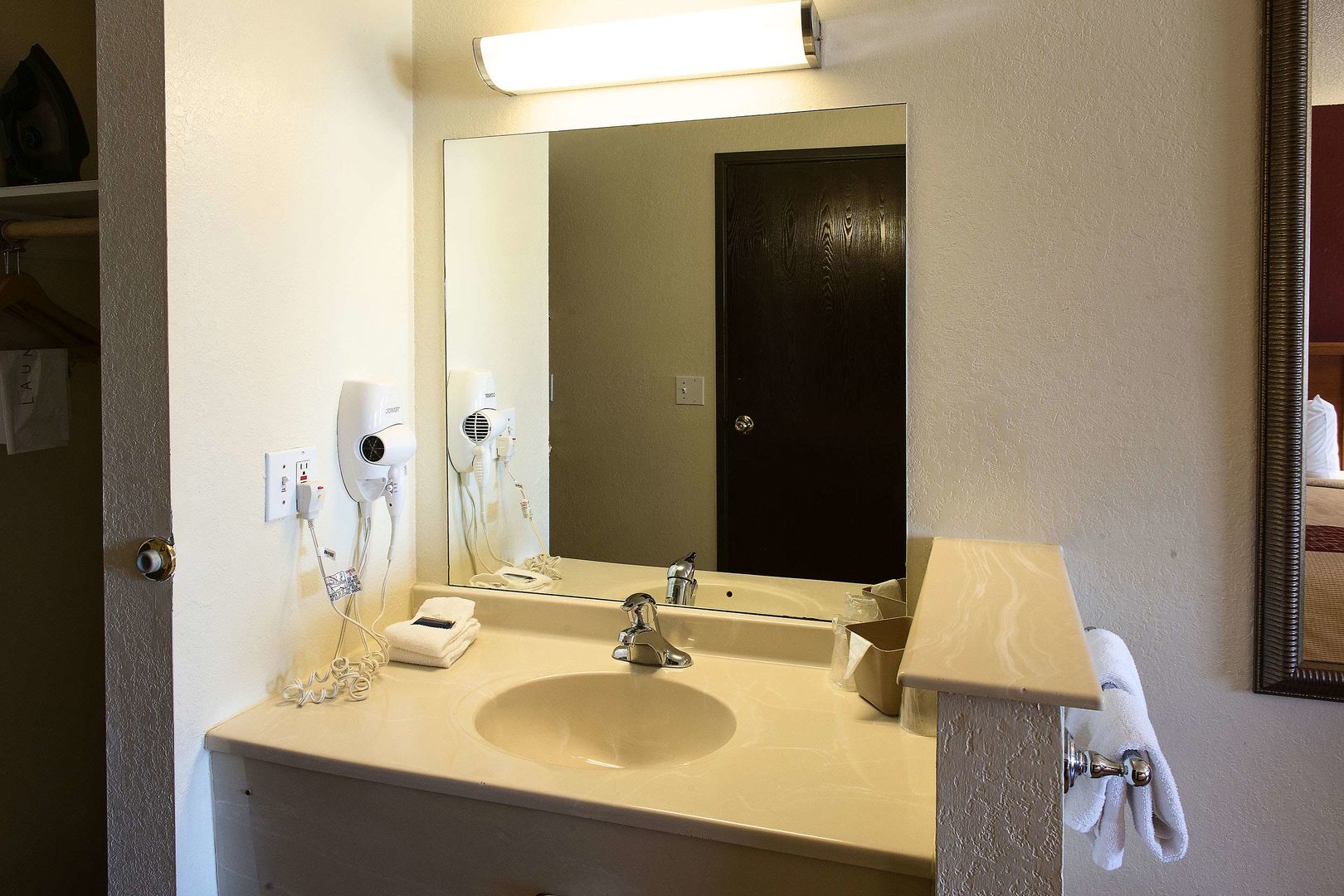 red roof inn and suites omaha council bluffs