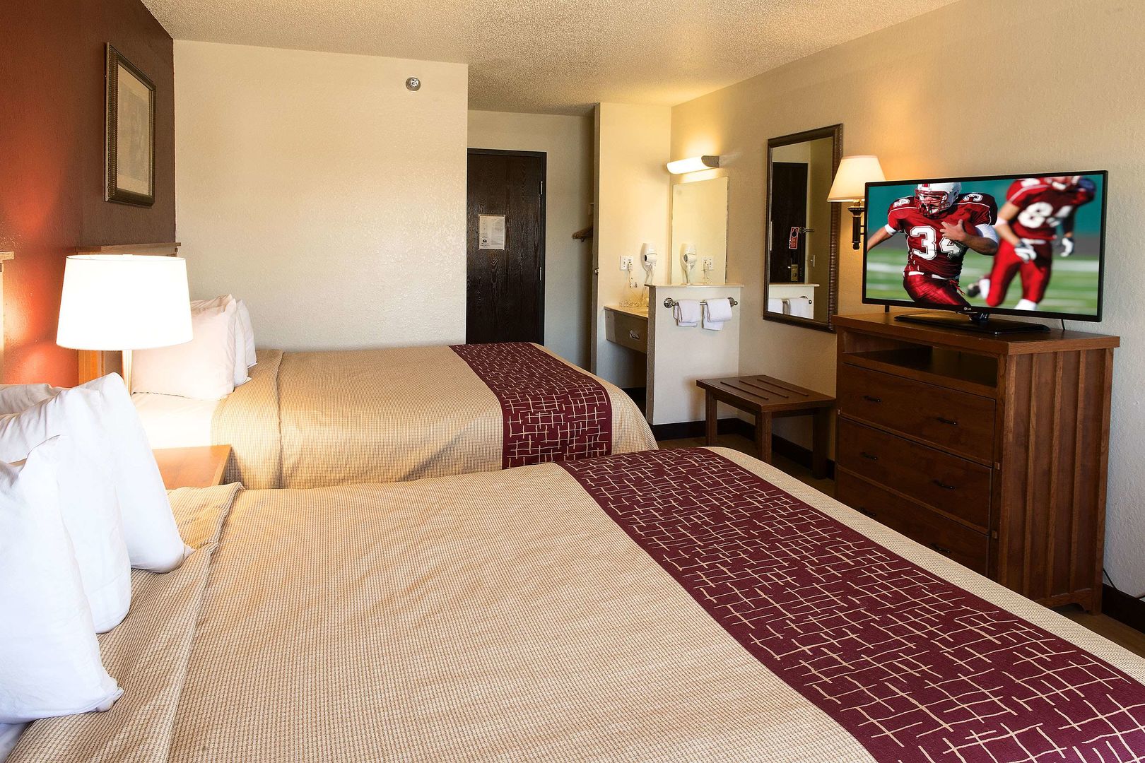 red roof inn and suites omaha council bluffs