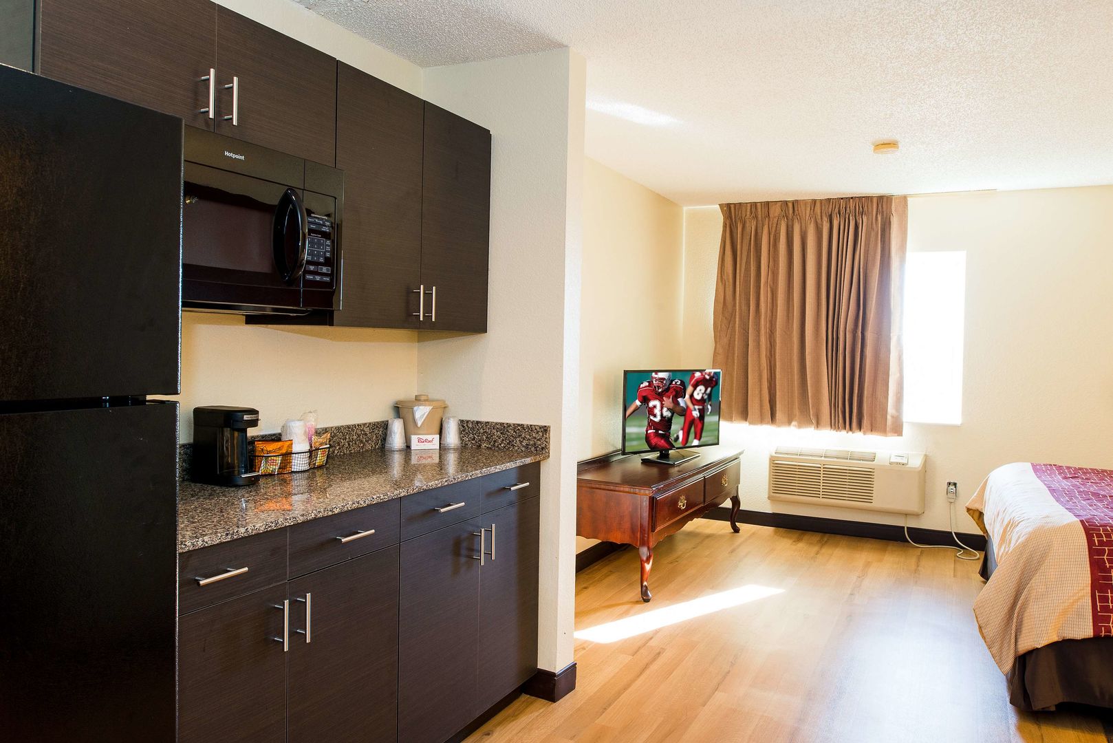 red roof inn and suites omaha council bluffs