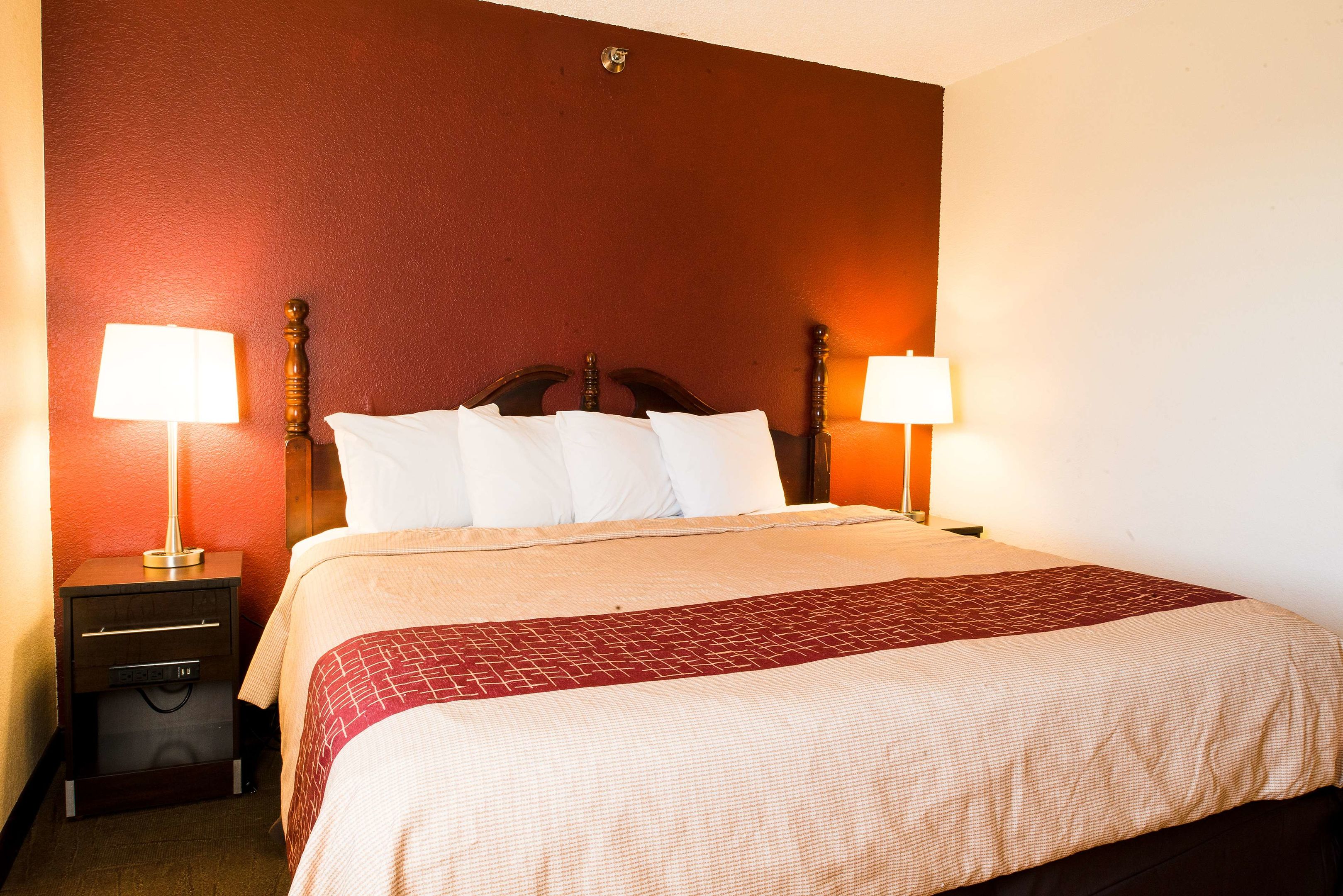 red roof inn and suites omaha council bluffs