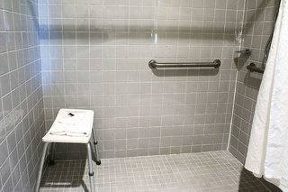 Red Roof Inn & Suites Omaha - Council Bluffs,Lewis>>Council Bluffs,2.5 star