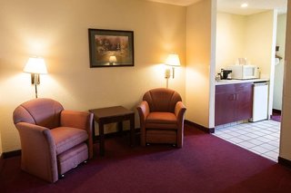 red roof inn and suites omaha council bluffs