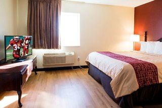 red roof inn and suites omaha council bluffs