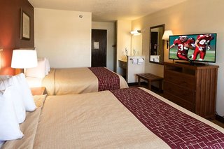 red roof inn and suites omaha council bluffs
