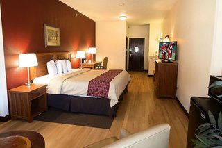 red roof inn and suites omaha council bluffs