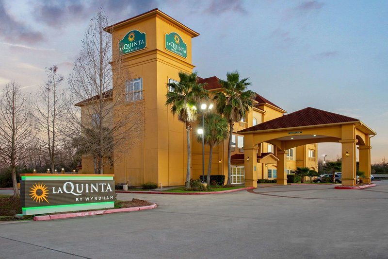 La Quinta Inn Suites Pearland