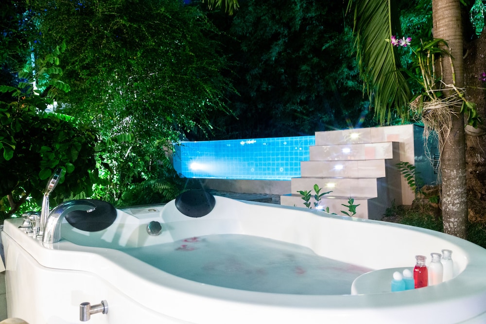 paradise island estate